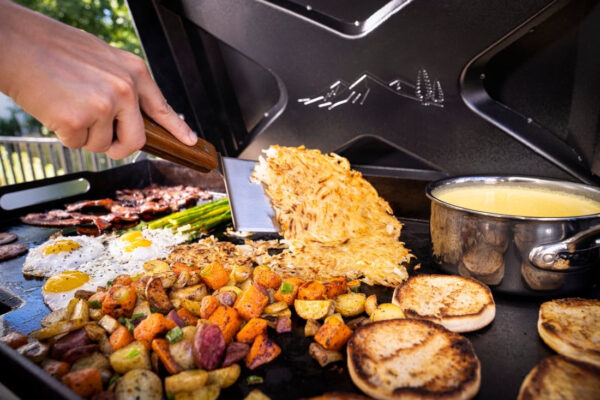 Traeger Flat Top Grill Flatrock™ Griddle - Image 13