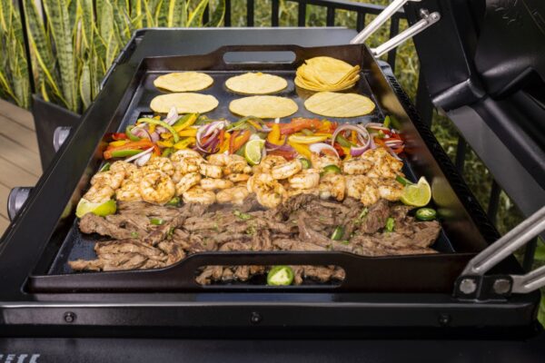 Traeger Flat Top Grill Flatrock™ Griddle - Image 5