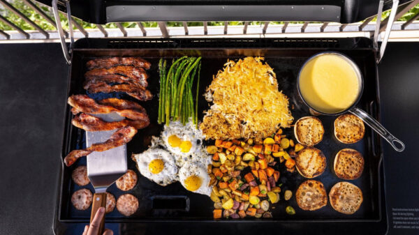 Traeger Flat Top Grill Flatrock™ Griddle - Image 3