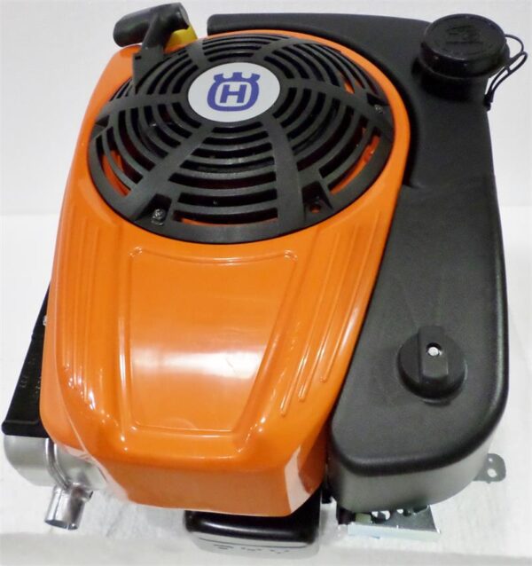Briggs and Stratton Vertical Engine 7.75TP 7/8" x 2-7/16" HF #111P02-0003