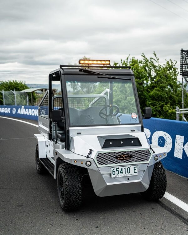 Hawk Yak SWB Utility Plug-In Hybrid 72V Lithium - Image 4